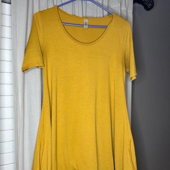 LulaRoe XXS Top Yellow - Picture 1 of 4